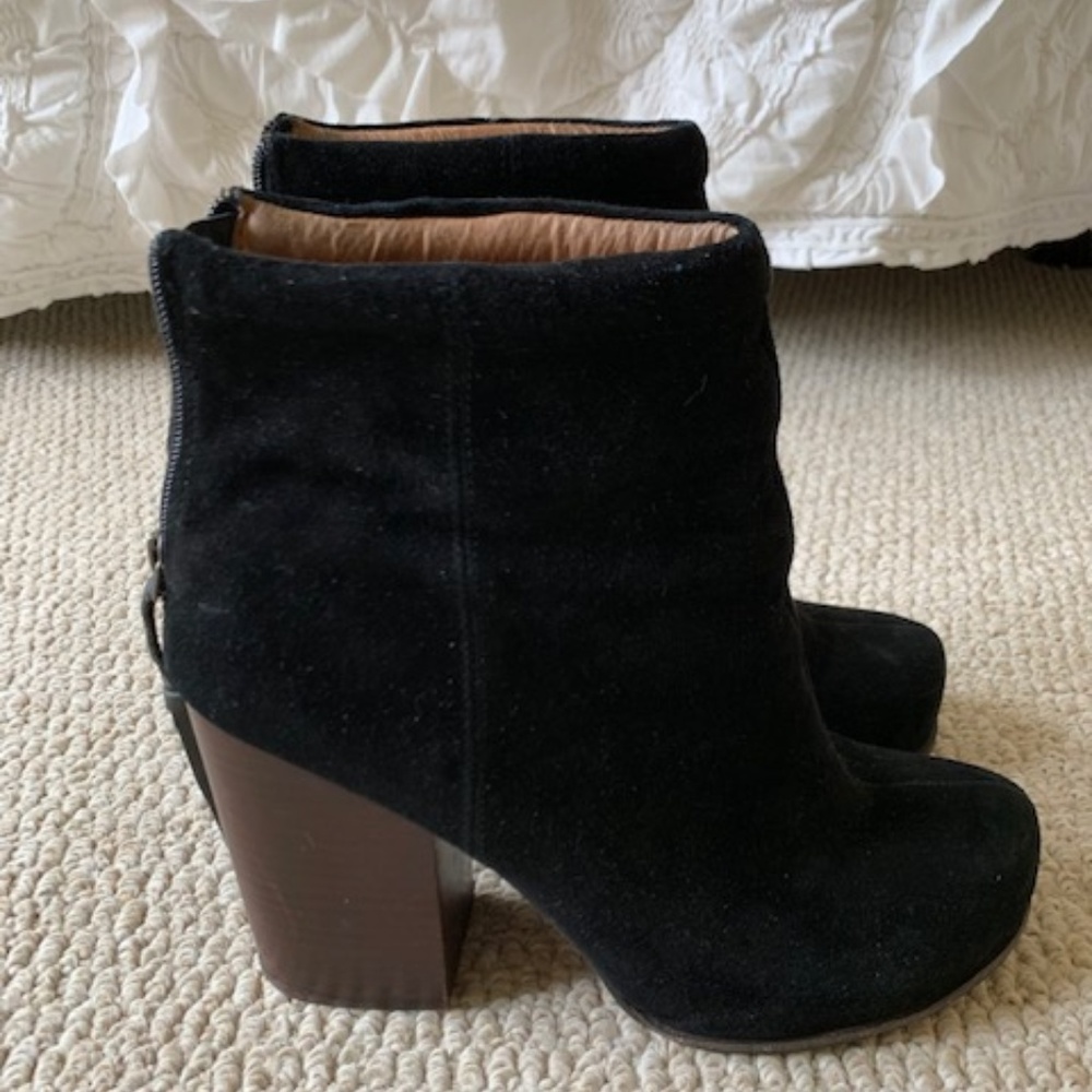Jeffrey Campbell Suede Booties (Size 9)